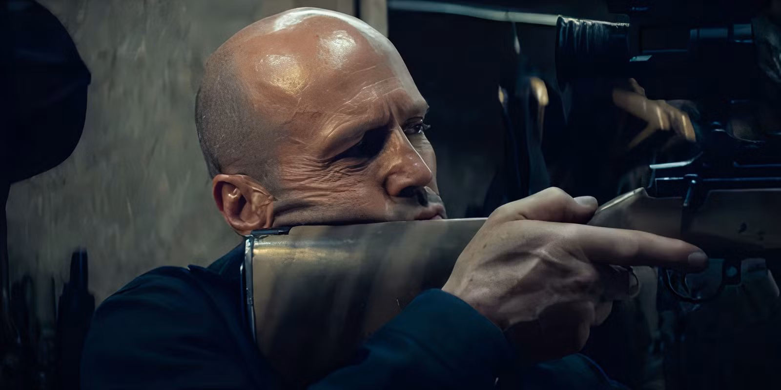 jason-statham-as-levon-in-a-working-man-1-1