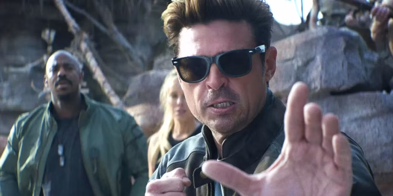 karl-urban-as-johnny-holding-a-fighting-stance-in-mortal-kombat-2