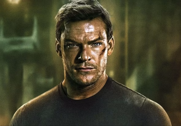 alan-ritchson-as-jack-reacher